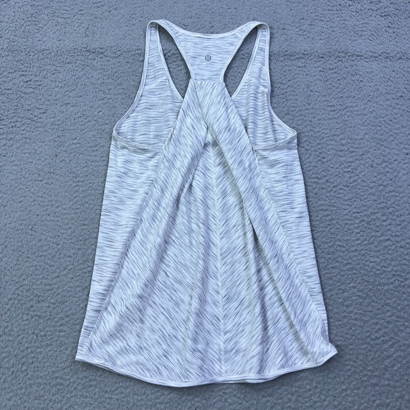 Lululemon Essential Tank Pleated Light Luon White Silver Spoon Top Size 4 W1BUFS - Picture 1 of 6